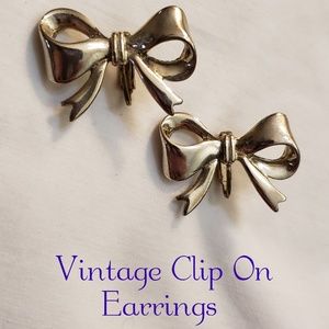 Vintage Silver Tone Ribbon Bow Clip On Earrings